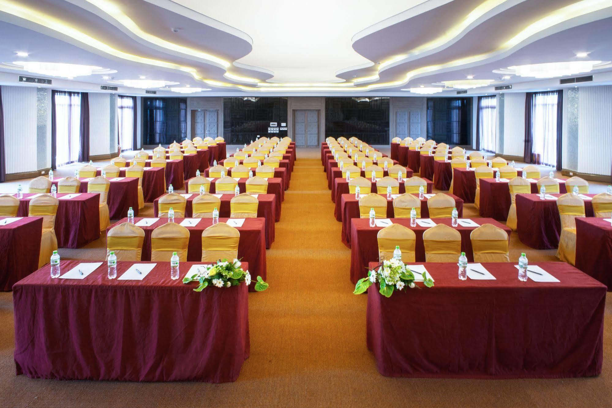 Muong Thanh Holiday Muine Hotel Mũi Né Extérieur photo